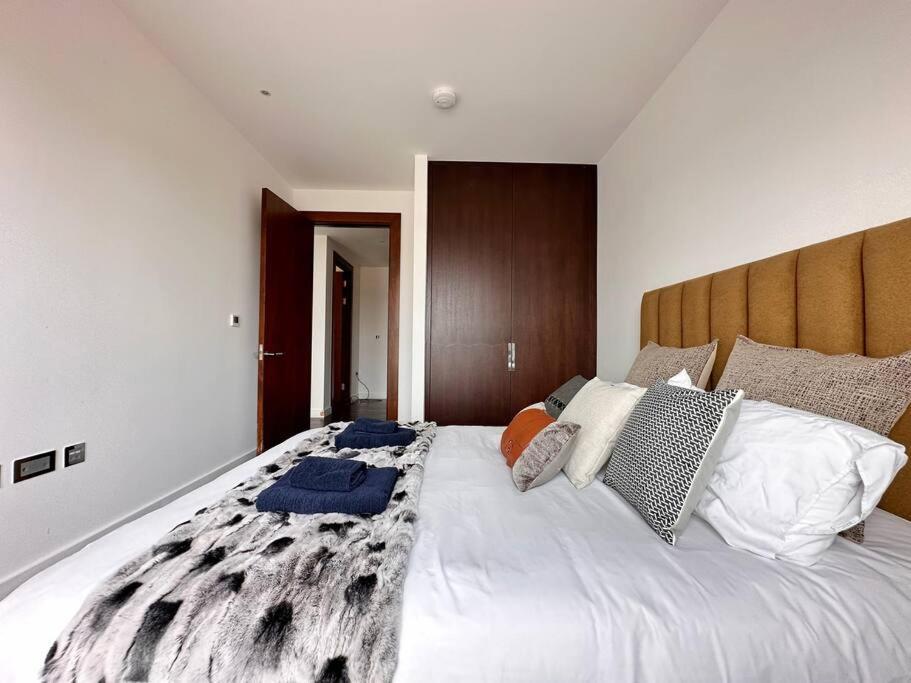 Luxurious And Spacious Near Us Embassy *