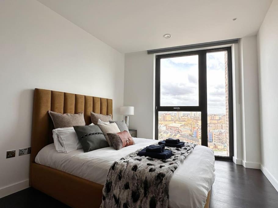 Luxurious And Spacious Near Us Embassy