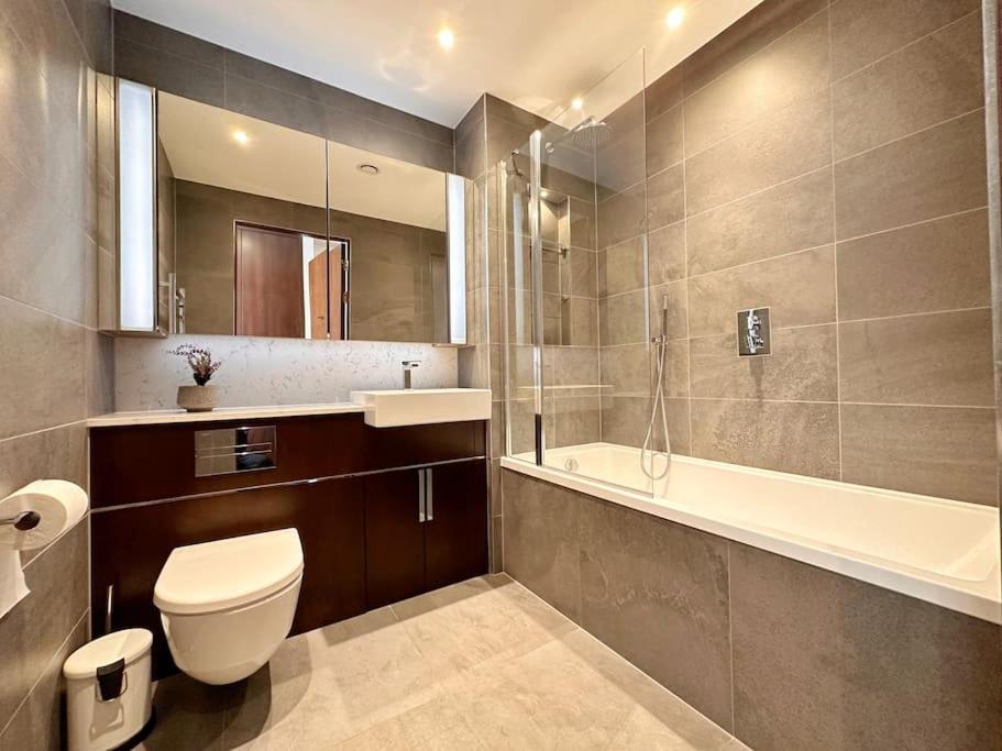 Luxurious And Spacious Near Us Embassy Londres