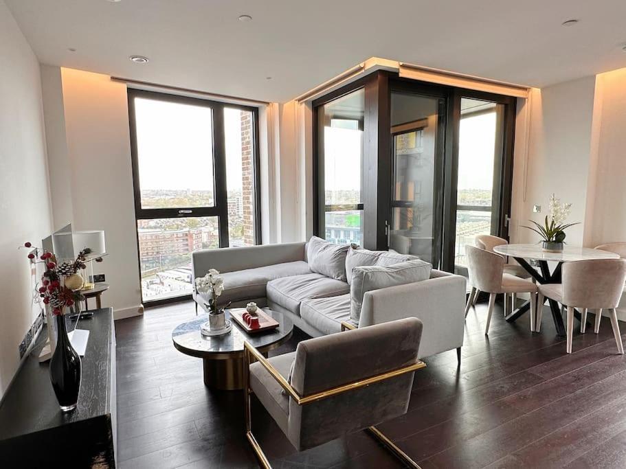 Luxurious And Spacious Near Us Embassy *