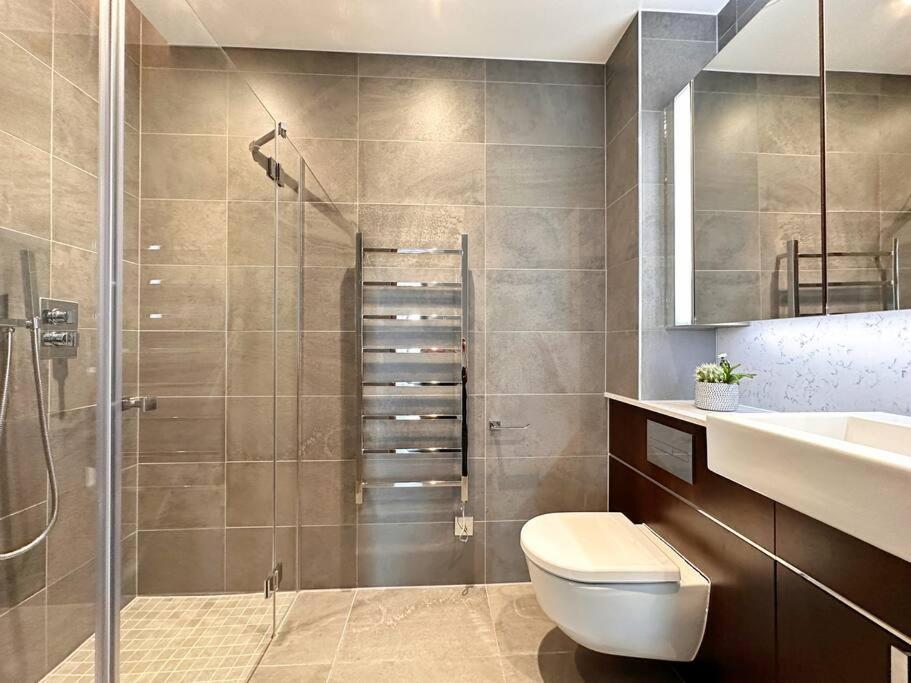 Luxurious And Spacious Near Us Embassy *