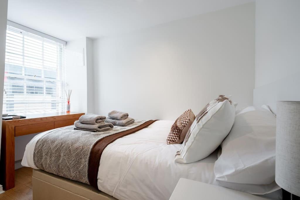 Villa Luxury 3brs House In The Heart Of Victoria London