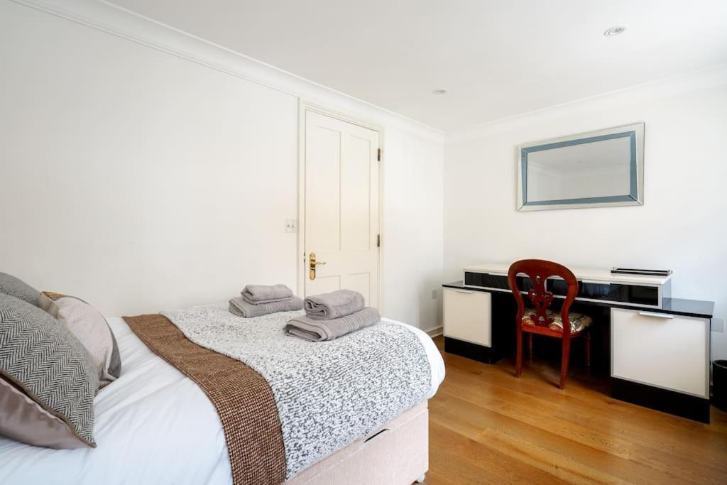 Villa Spacious, Bright & Cosy ~ Ideal Victoria Location! Londres