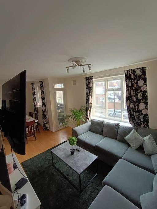 Apartamento Spacious 3 Bed Flat Opp Springfield Park, Hackney. *