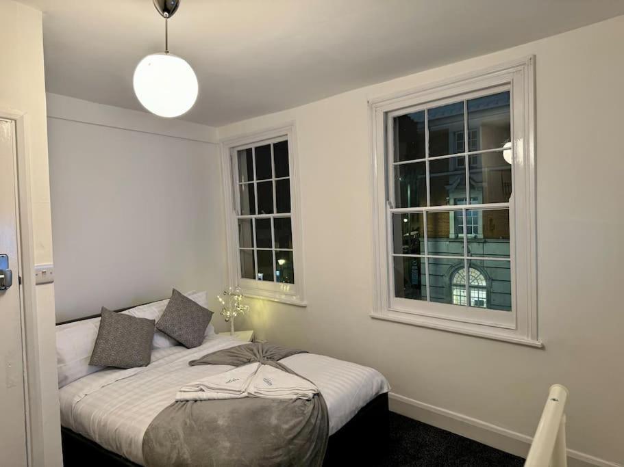 4 • Double Bed In King's Cross