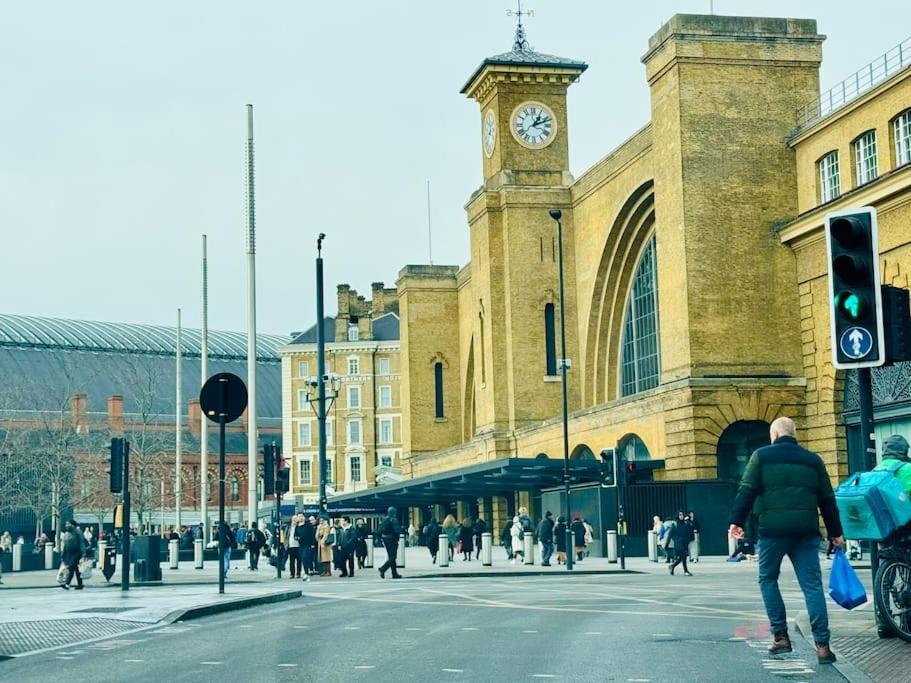 4 • Double Bed In King's Cross Appartement *