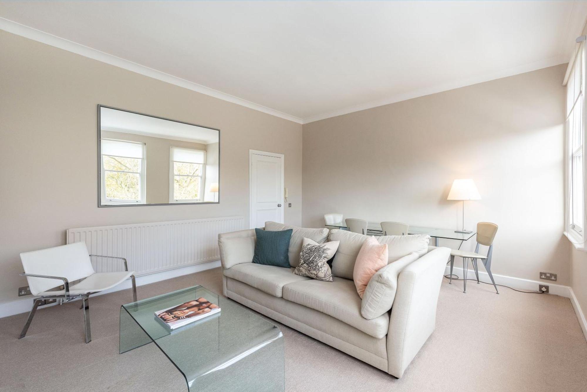 Ivy Parson's Pro-managed Appartement *