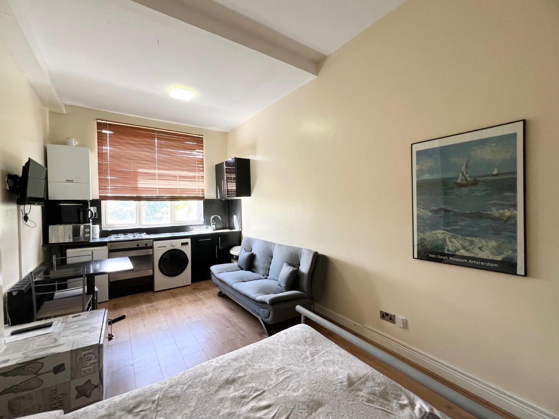 Comfy - Finchley Road *