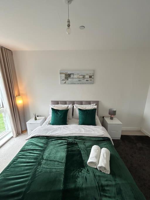 Apartment Contemporary Urban Retreat, 2-bedroom Haven By City Airport
