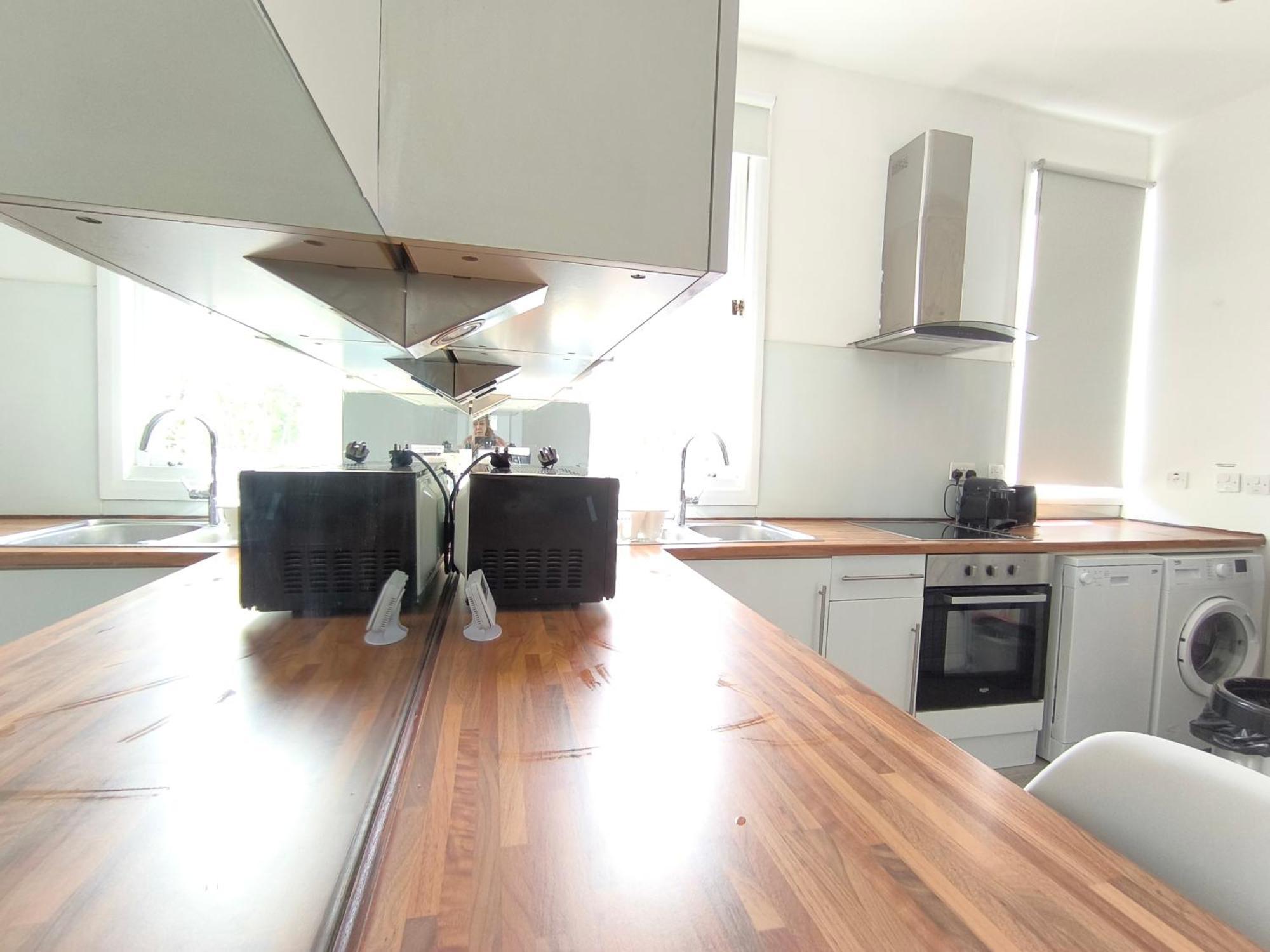 Bright Chiswick - Great Location Apartamento Londres