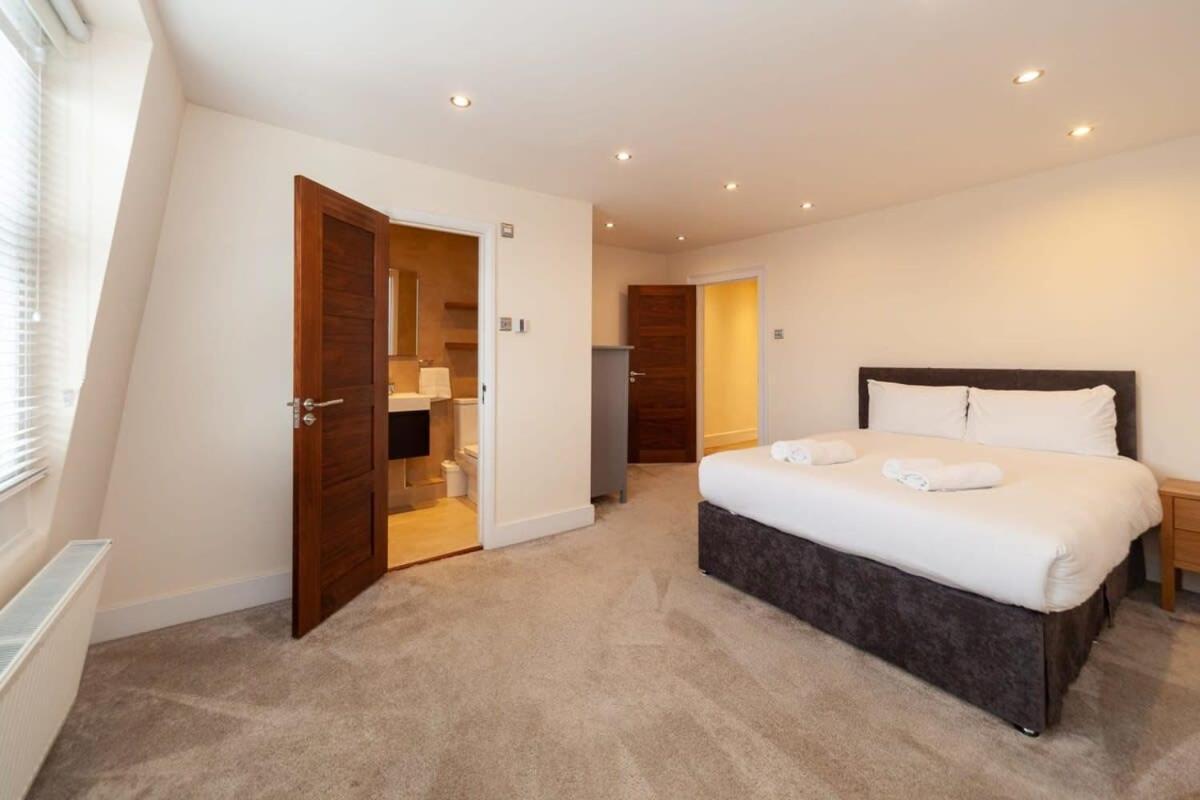 Spacious 2 Bedroom Maisonette In Stratford Londres