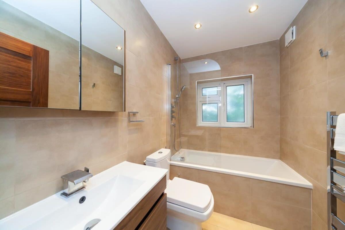 Spacious 2 Bedroom Maisonette In Stratford Apartamento *
