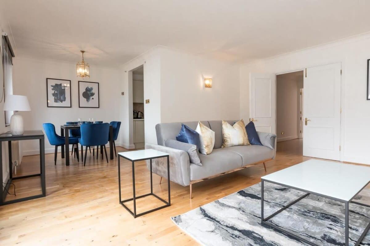 Apartamento Spacious 1 Bed Mayfair With Balcony Londres
