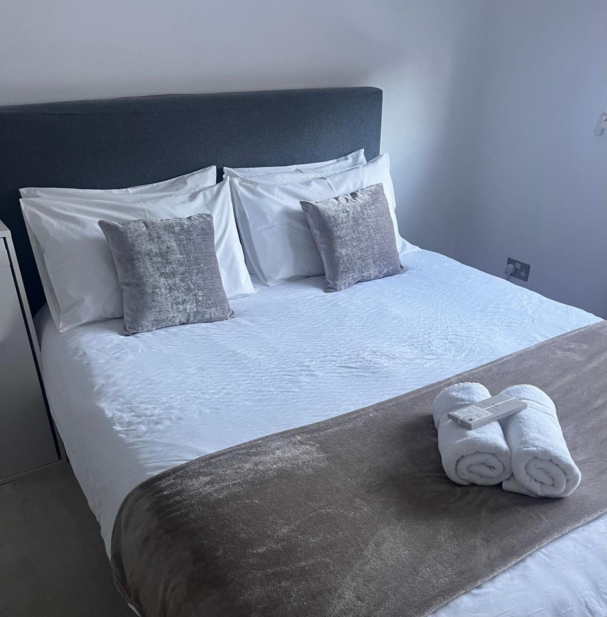 Apartamento Hyde Park,3 Min Walk,family Home! 2 Bedrooms & 2 Bathrooms Apartment! Fantastic Location *