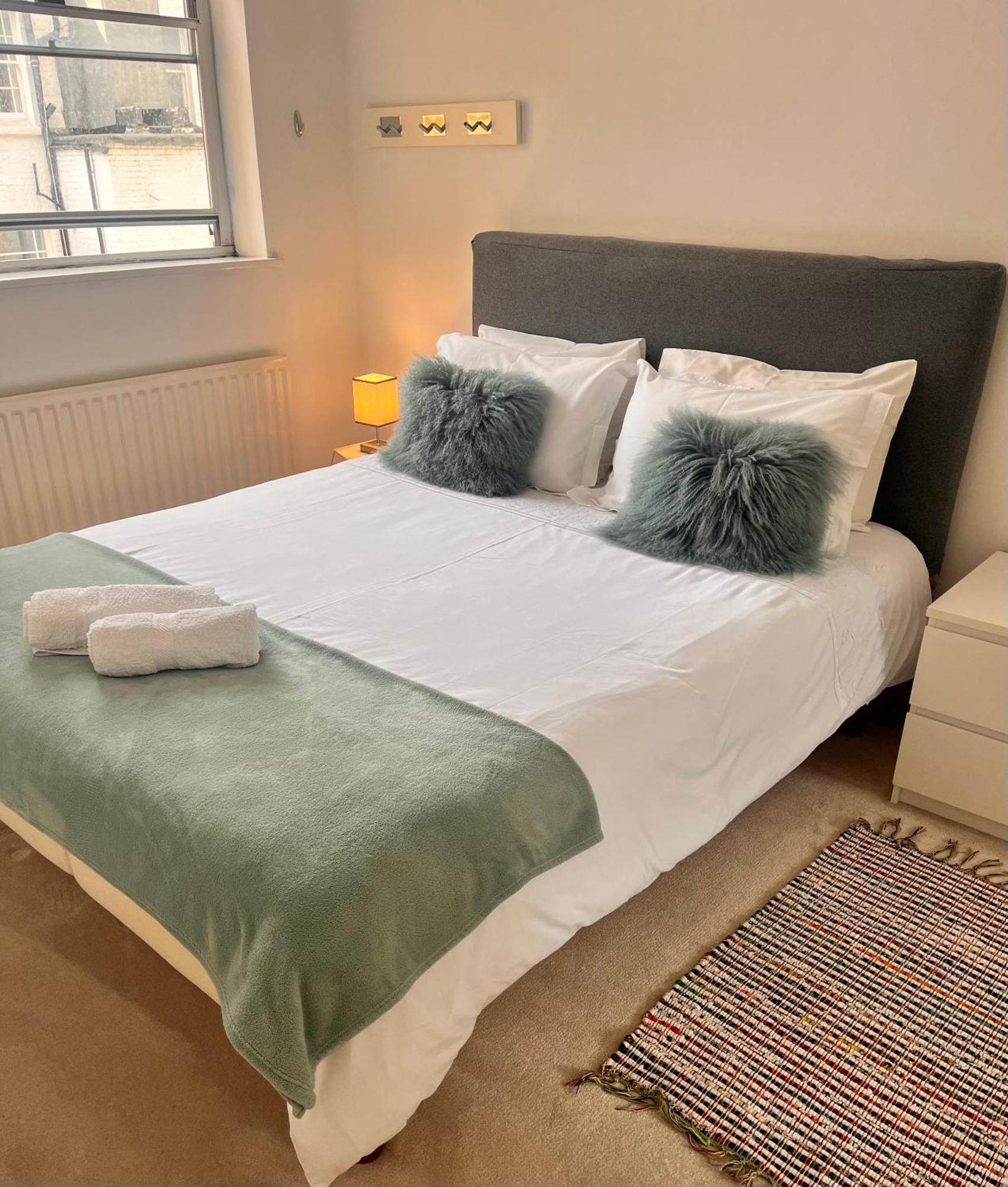 Hyde Park,3 Min Walk,family Home! 2 Bedrooms & 2 Bathrooms Apartment! Fantastic Location Apartamento Londres