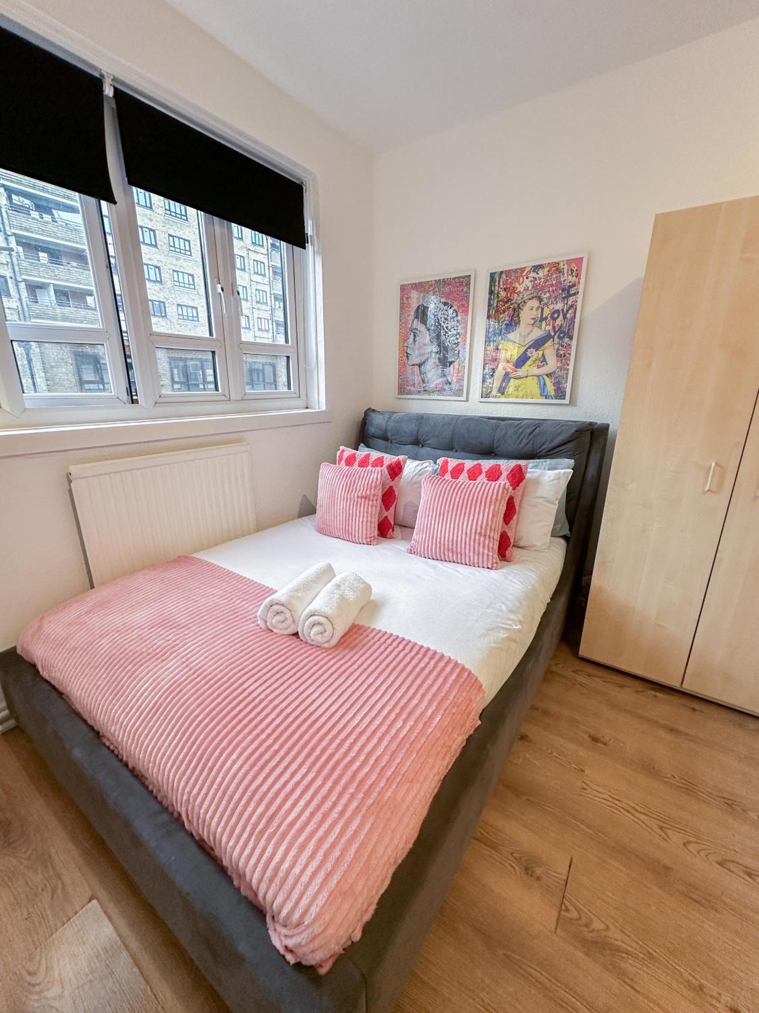 Vibrant 3 Bedrooms Flat With Private Balcony Near Finsbury Park, Wood Green * Londres