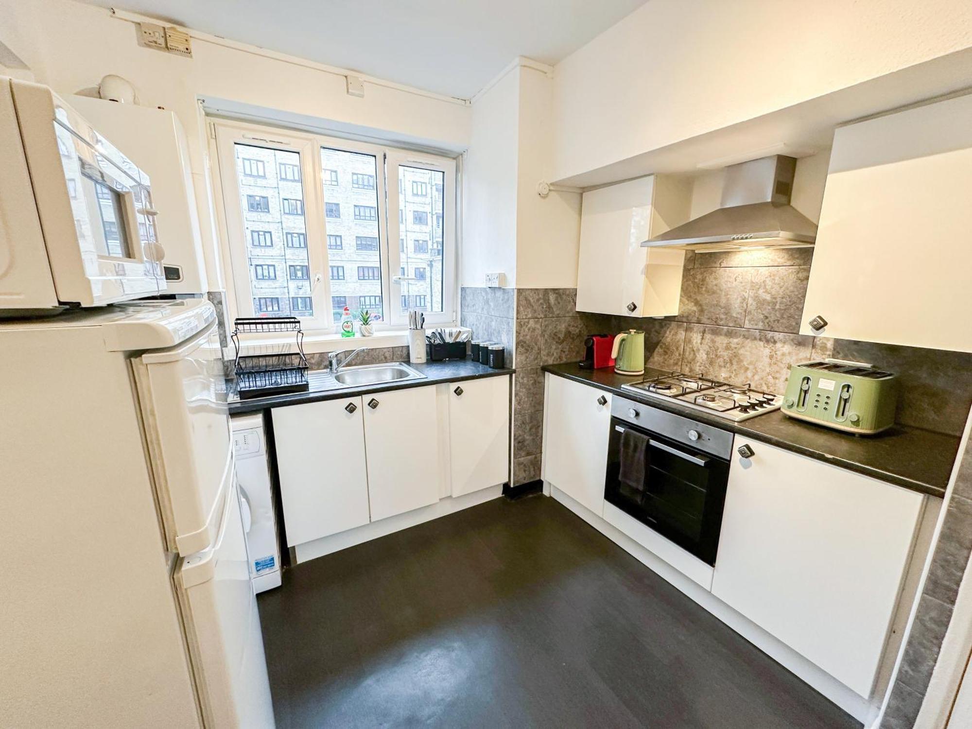 Vibrant 3 Bedrooms Flat With Private Balcony Near Finsbury Park, Wood Green Appartement Londres