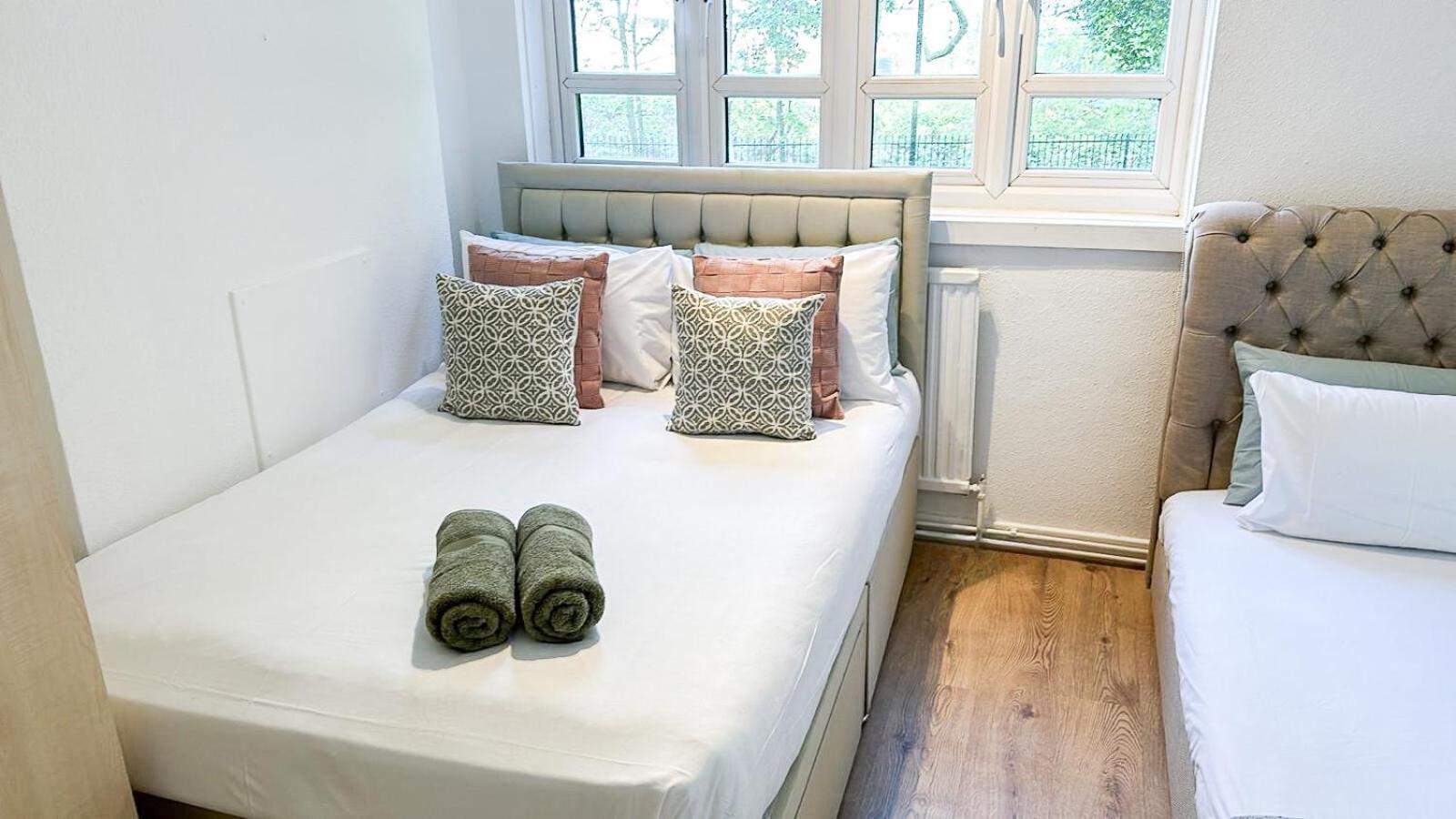Vibrant 3 Bedrooms Flat With Private Balcony Near Finsbury Park, Wood Green Appartement *