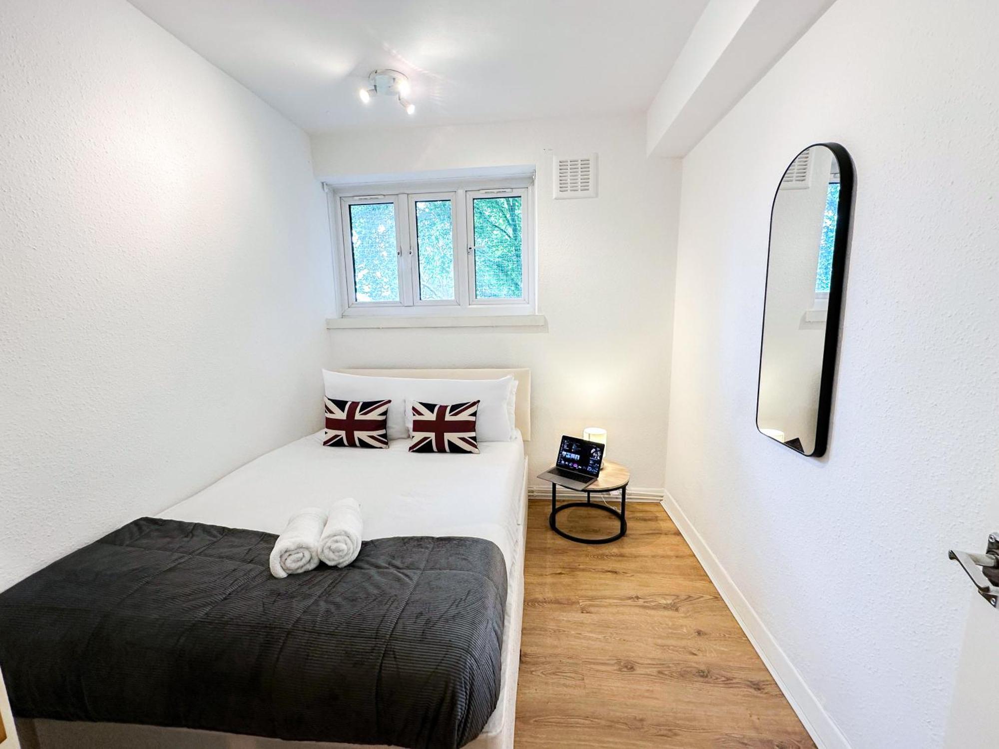 Vibrant 3 Bedrooms Flat With Private Balcony Near Finsbury Park, Wood Green