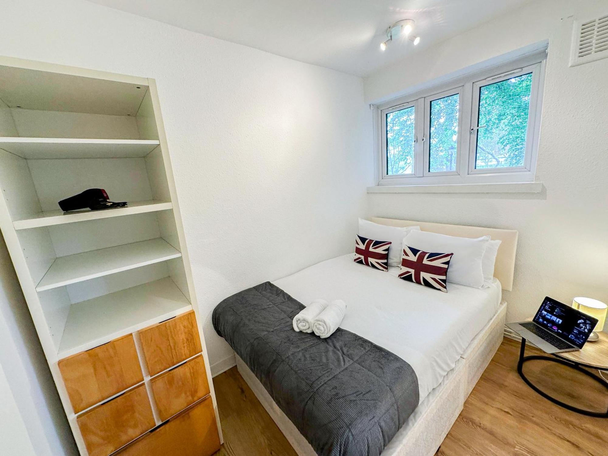 Vibrant 3 Bedrooms Flat With Private Balcony Near Finsbury Park, Wood Green Londres