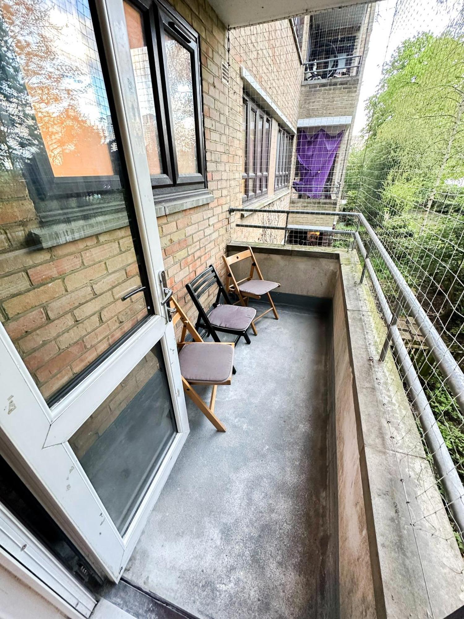 Vibrant 3 Bedrooms Flat With Private Balcony Near Finsbury Park, Wood Green Londres