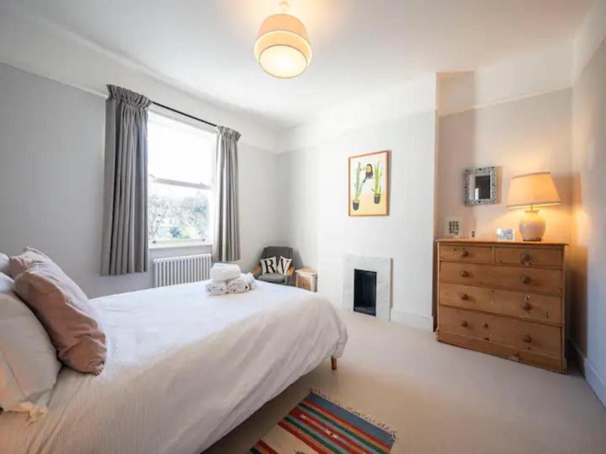 Hébergement de vacances Pass The Keys Spacious Dulwich Family House With Pool *