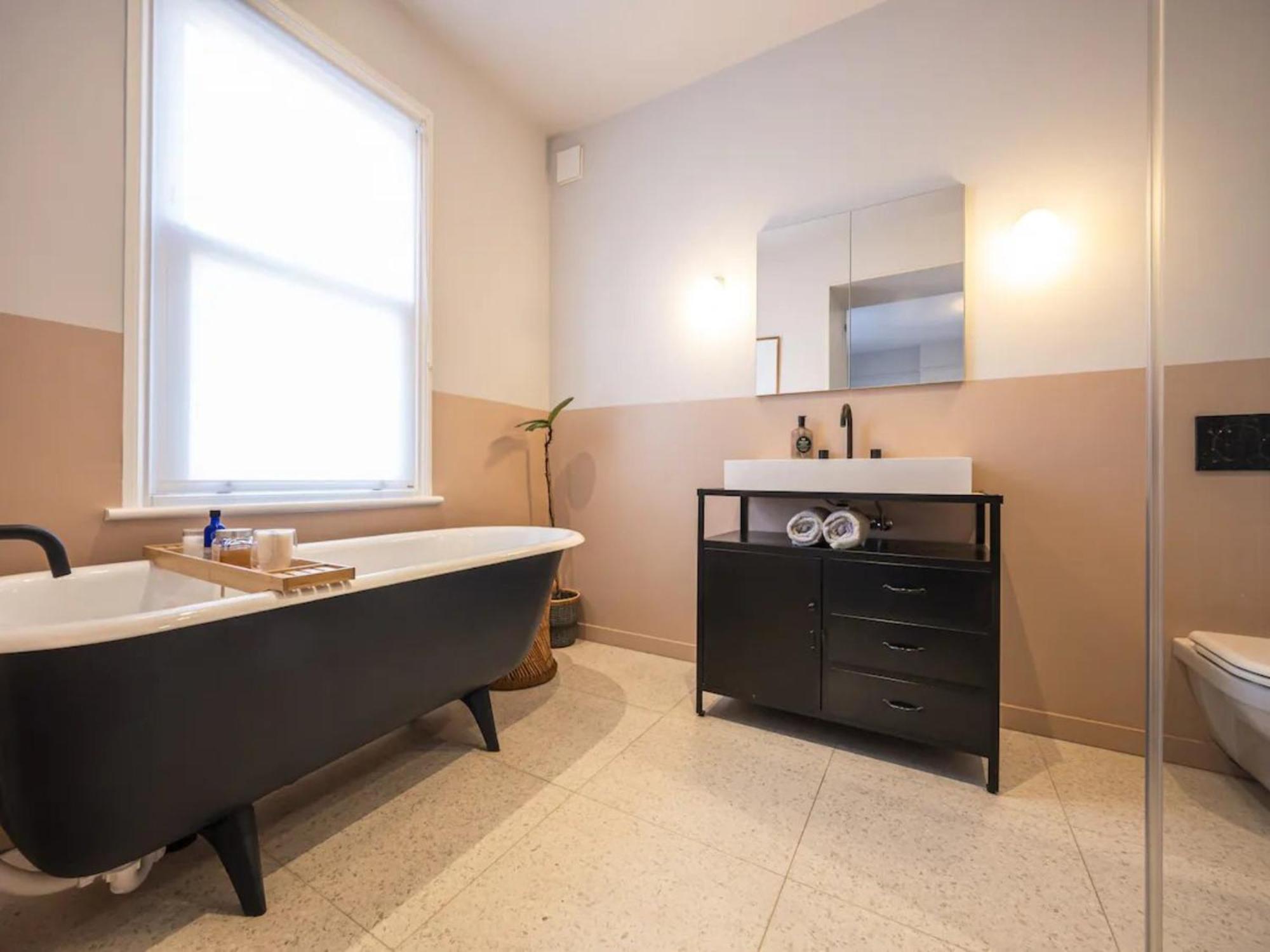 Pass The Keys Spacious Dulwich Family House With Pool Hébergement de vacances