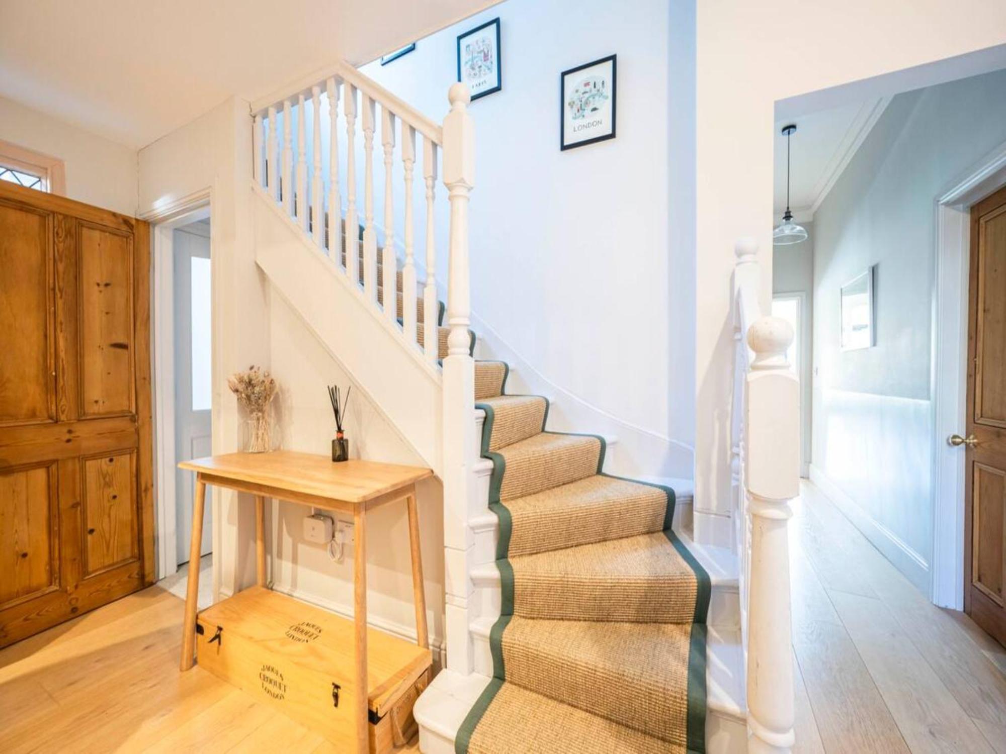 Pass The Keys Spacious Dulwich Family House With Pool Hébergement de vacances