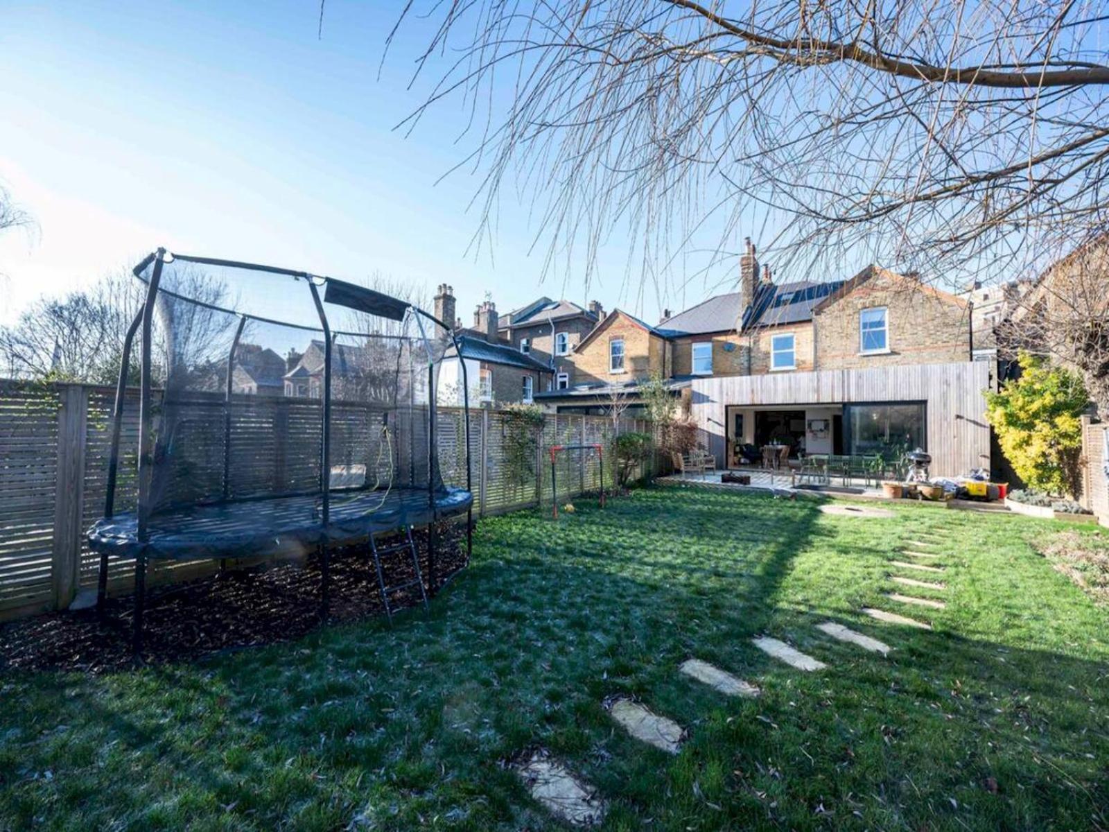Pass The Keys Spacious Dulwich Family House With Pool Hébergement de vacances