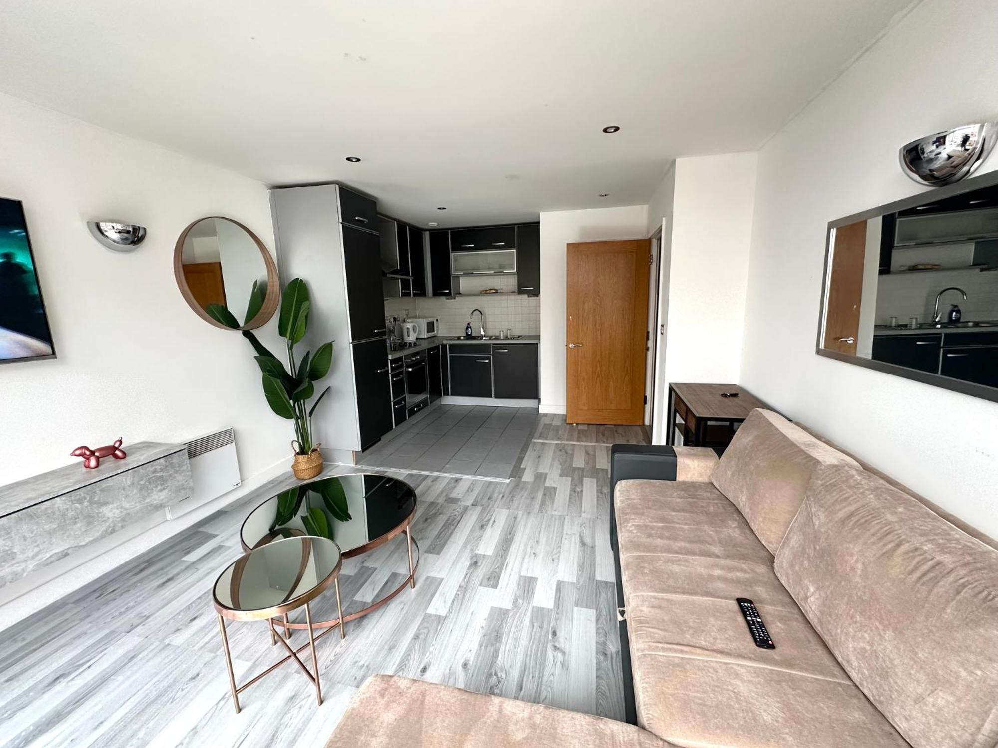 Glam Escape: Lavish Haven London