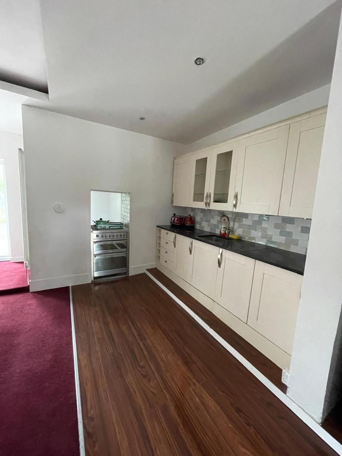 2 Bedroom Flat Wembley *