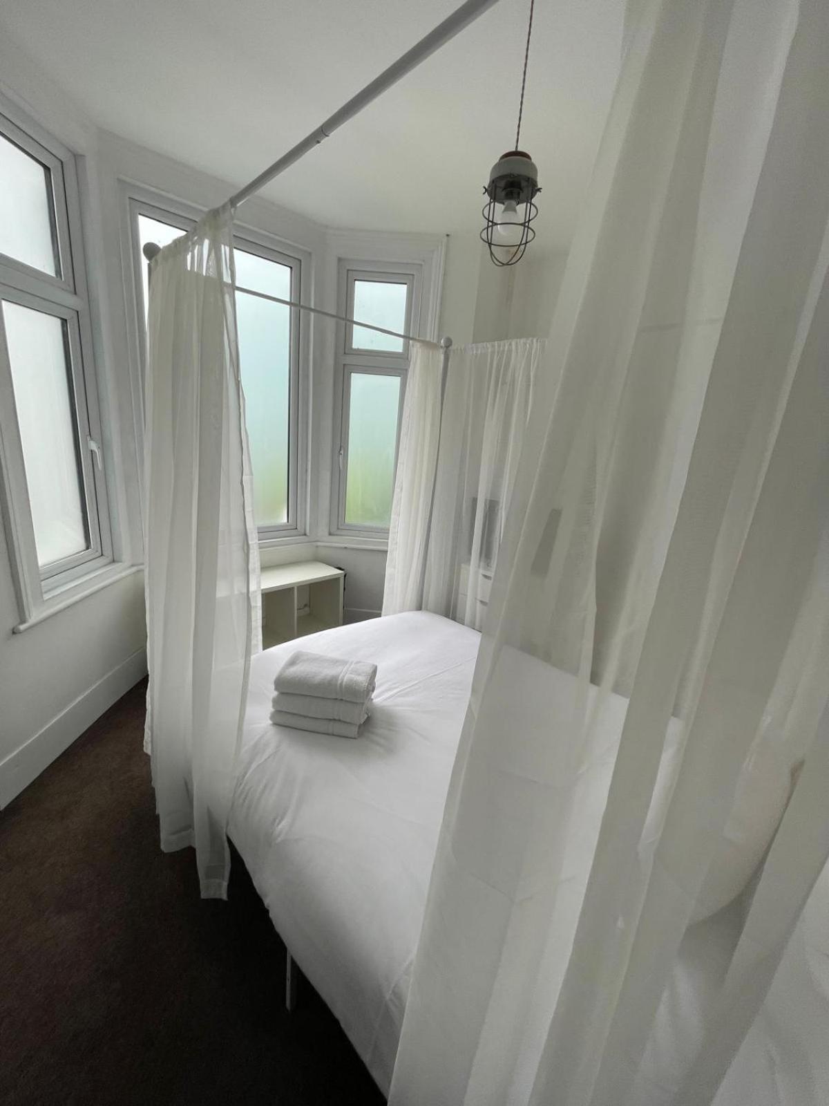 Apartamento 2 Bedroom Flat Wembley Londres