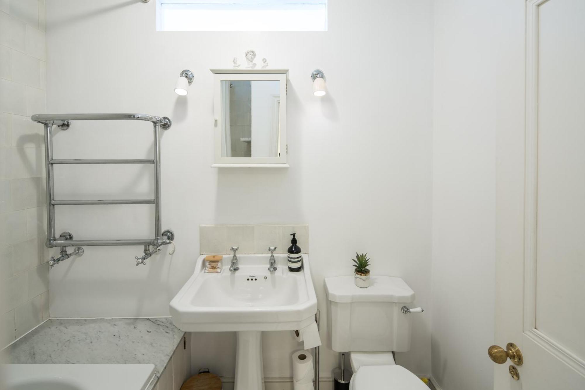 Charming 2-bed Flat In The Heart Of Nottinghill - Steps From Portobello Rd Market And Nottinghill Bookshop Apartamento Londres