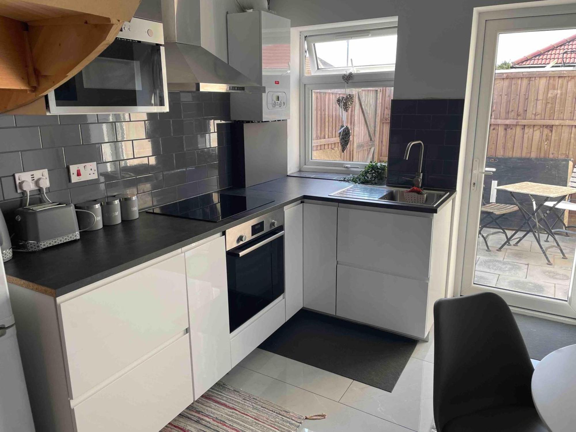 1bedhouse- London-sleeps 4- Close To Attractions *