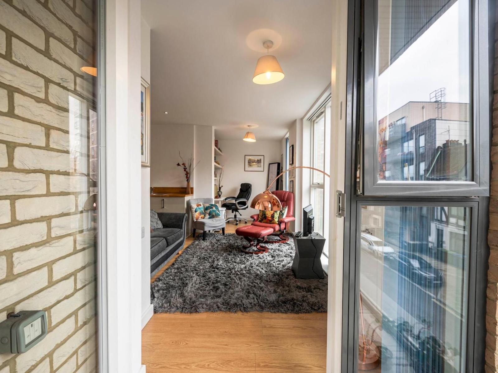 Apartment Near Tower Bridge And Tube Pass The Keys