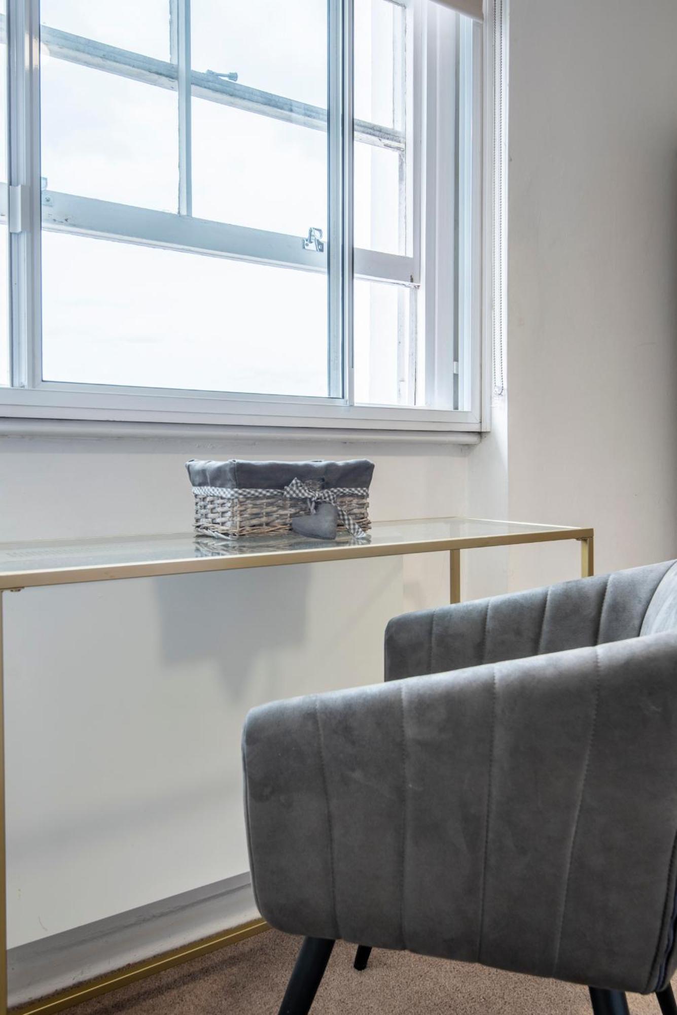 Adorable, Comfy Flat Walk Paddington/elizabeth Stn *