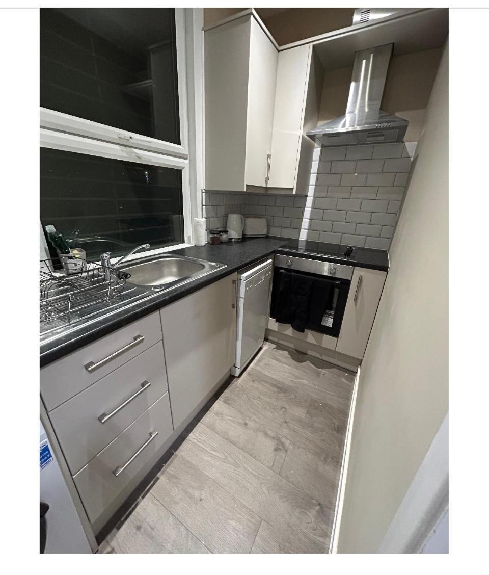 Locations 1 Bed Sleeps 4 *