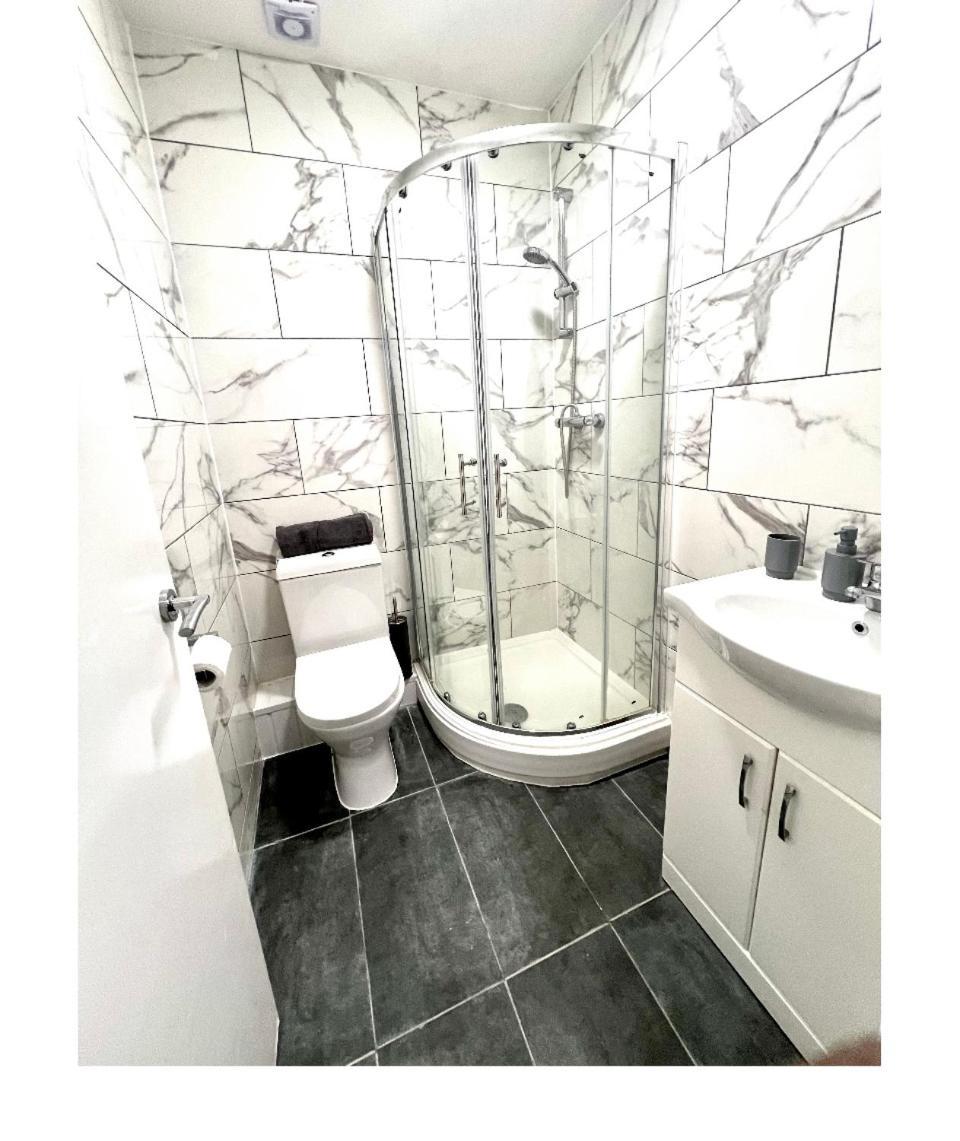 Locations 1 Bed Sleeps 4 Apartamento Londres