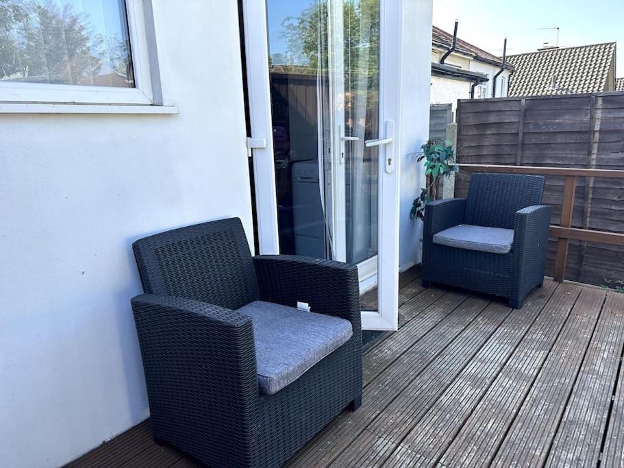 Сasa de vacaciones Spacious Holiday Near Tube Station - By Starlet