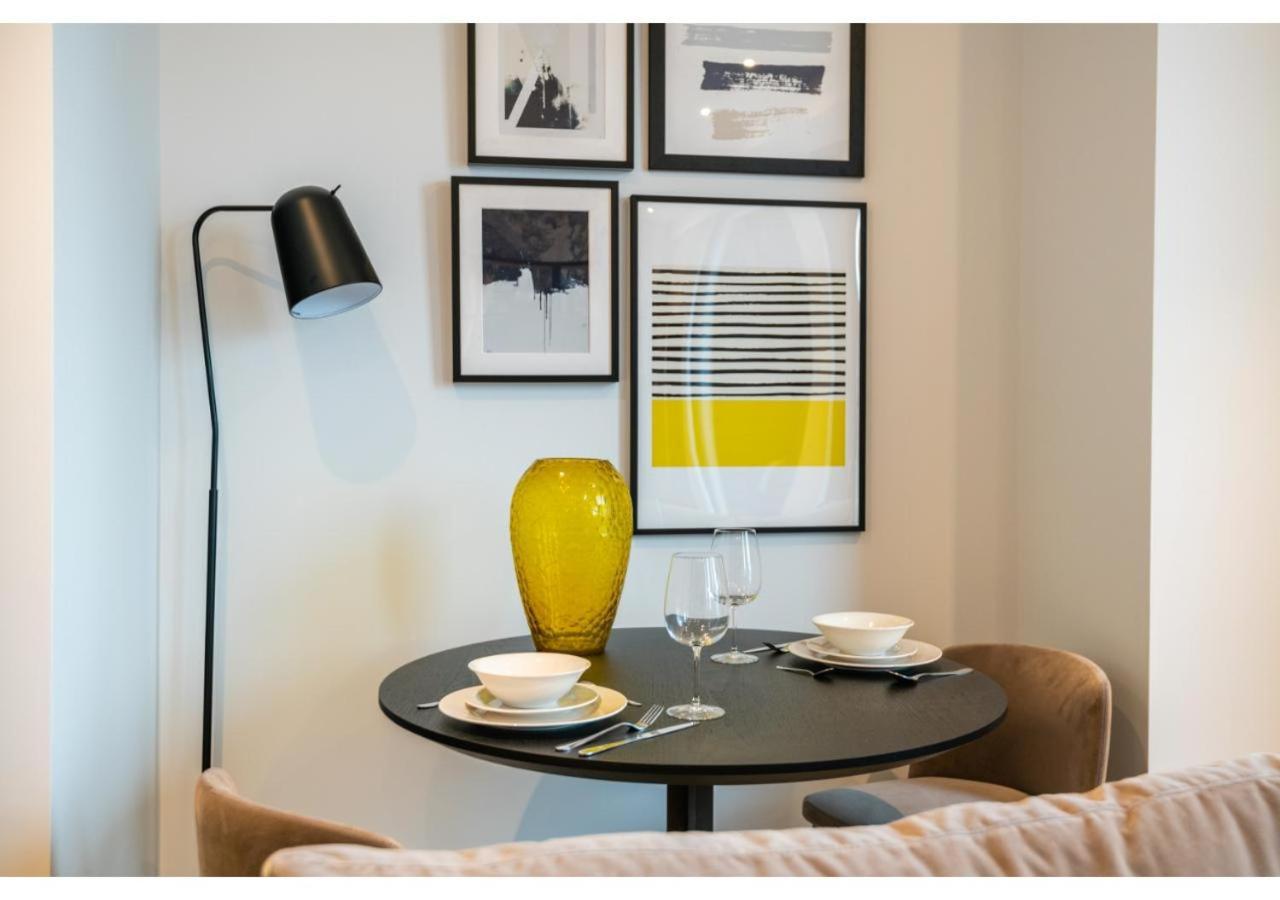 Elegant And Modern In Canary Wharf Right Next To Thames * Londen