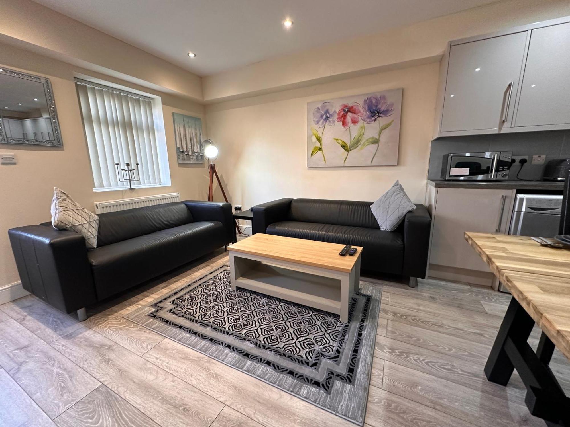 Holiday home 5 Bed 5 Bath / Brick Lane E1 *