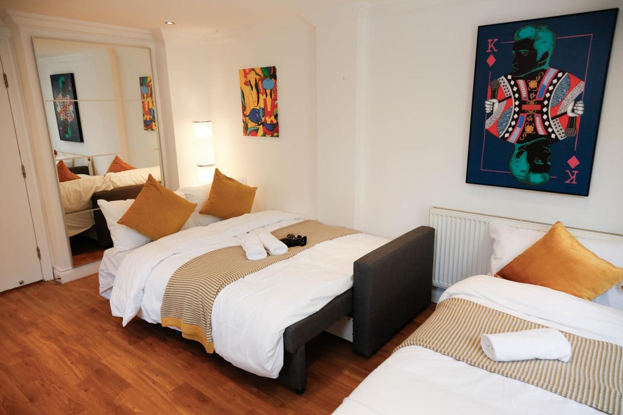 New Luxury In Location Next To Shops, Cafes, Bars & Metro Apartamento