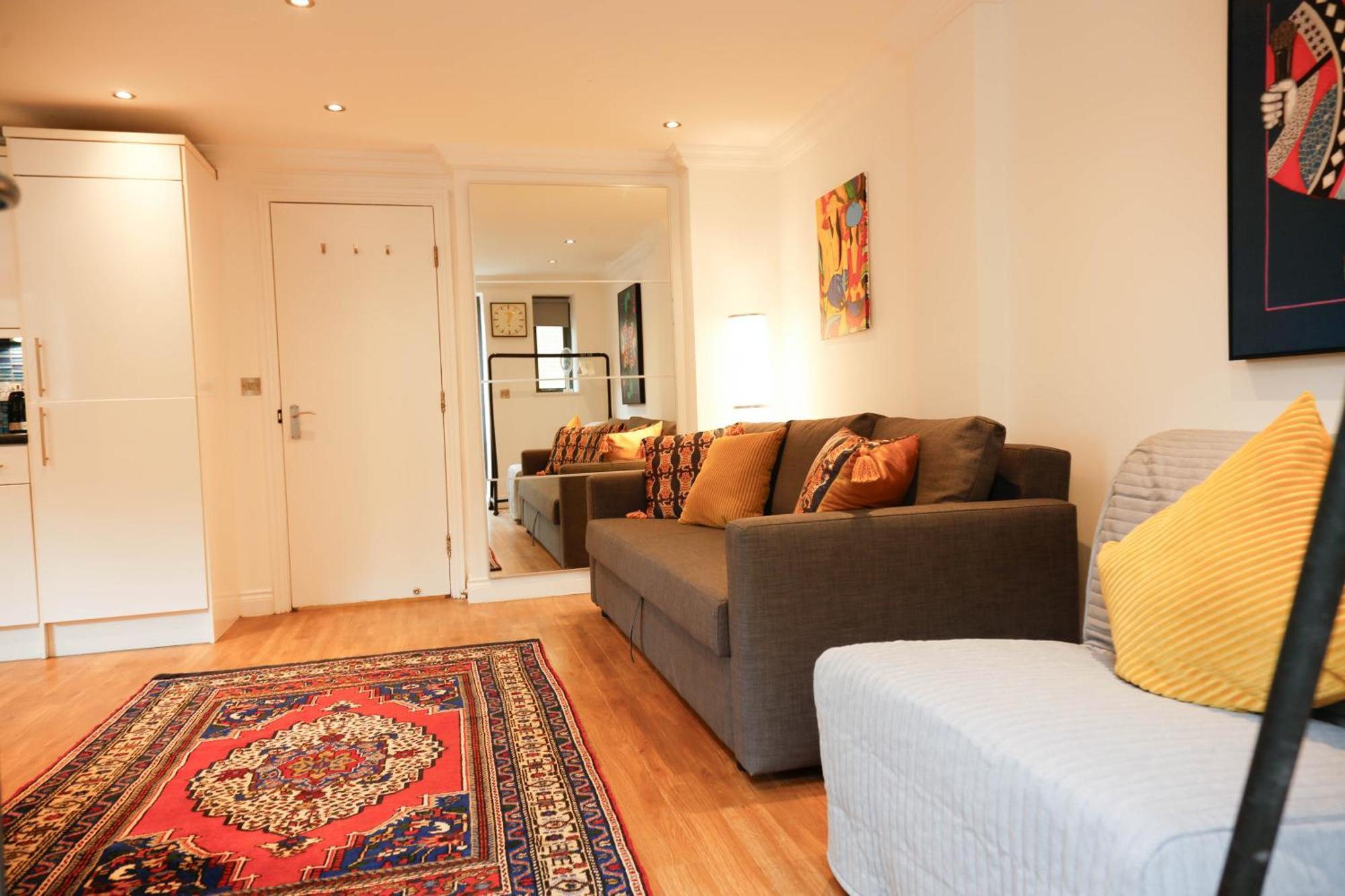 Apartamento New Luxury In Location Next To Shops, Cafes, Bars & Metro *
