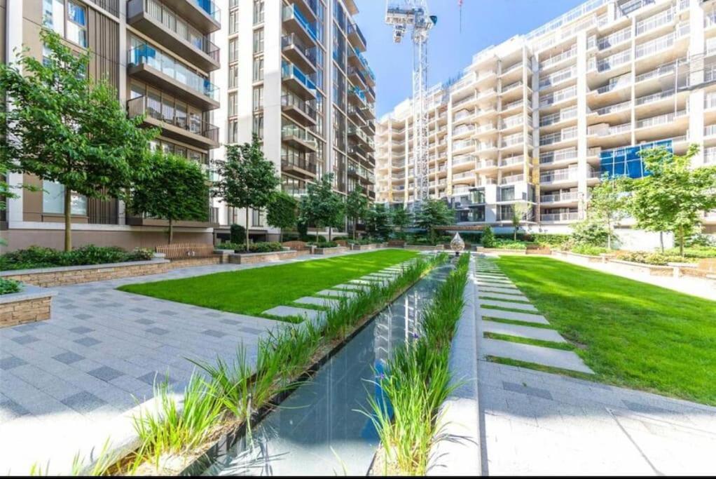 Luxury 2 Bed 2 Bath Modern Flat In White Londres