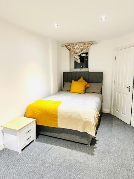Modern 2 Bedroom Flat In Balham *