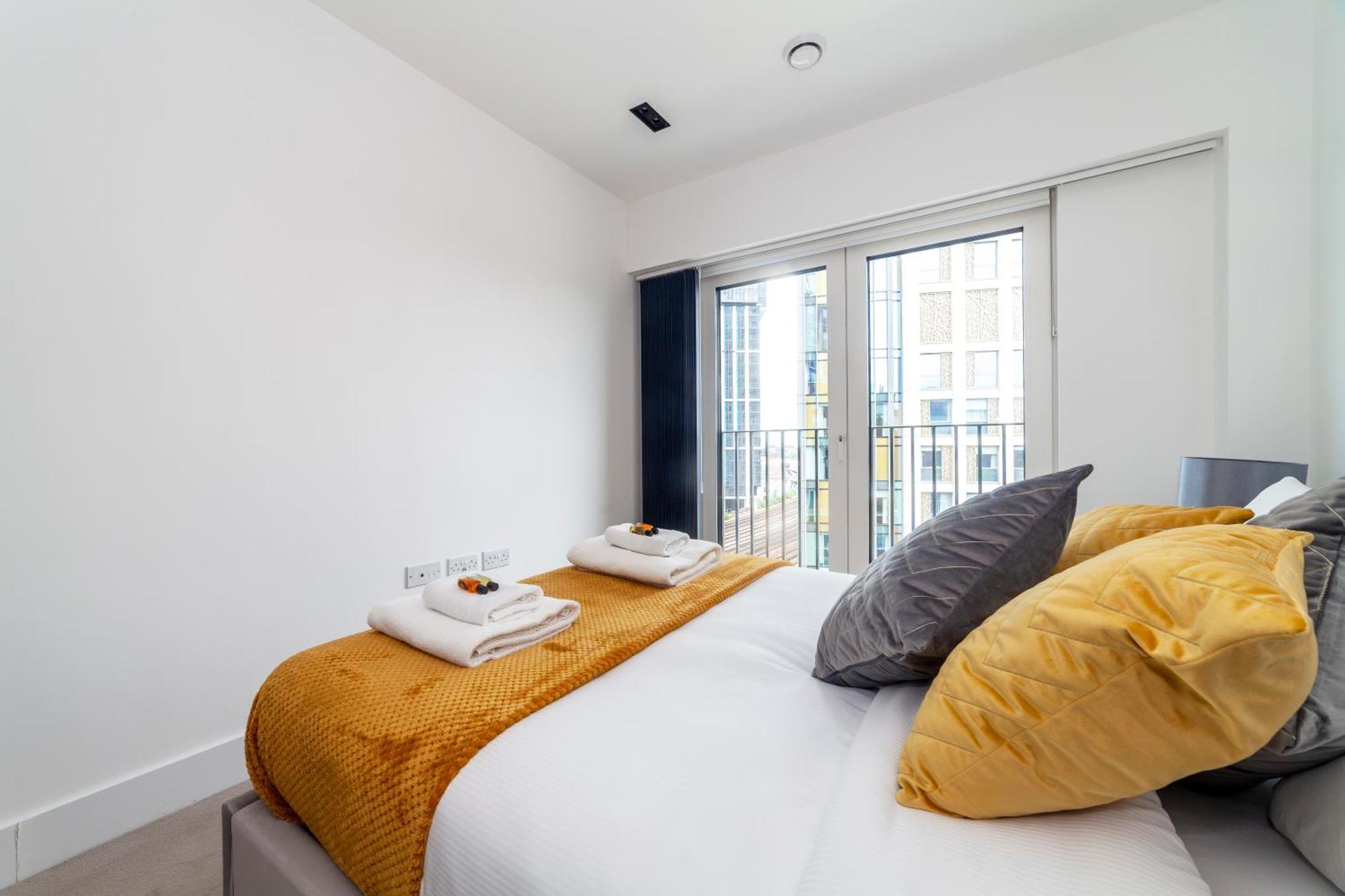 Stylish 2bdr Flat, Comm Garden I Smarthost * London