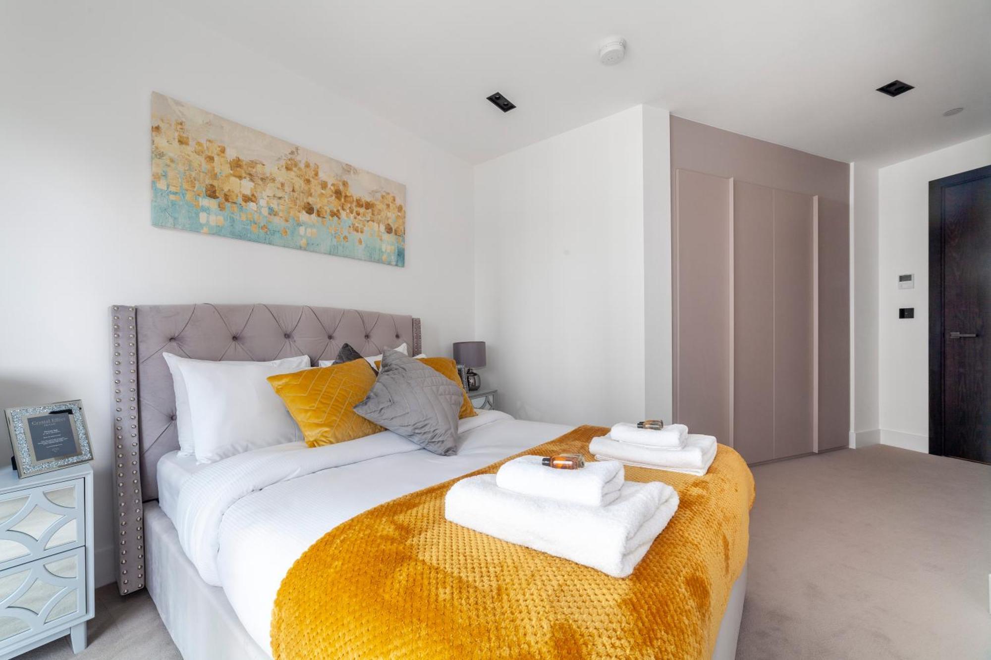 Stylish 2bdr Flat, Comm Garden I Smarthost * London