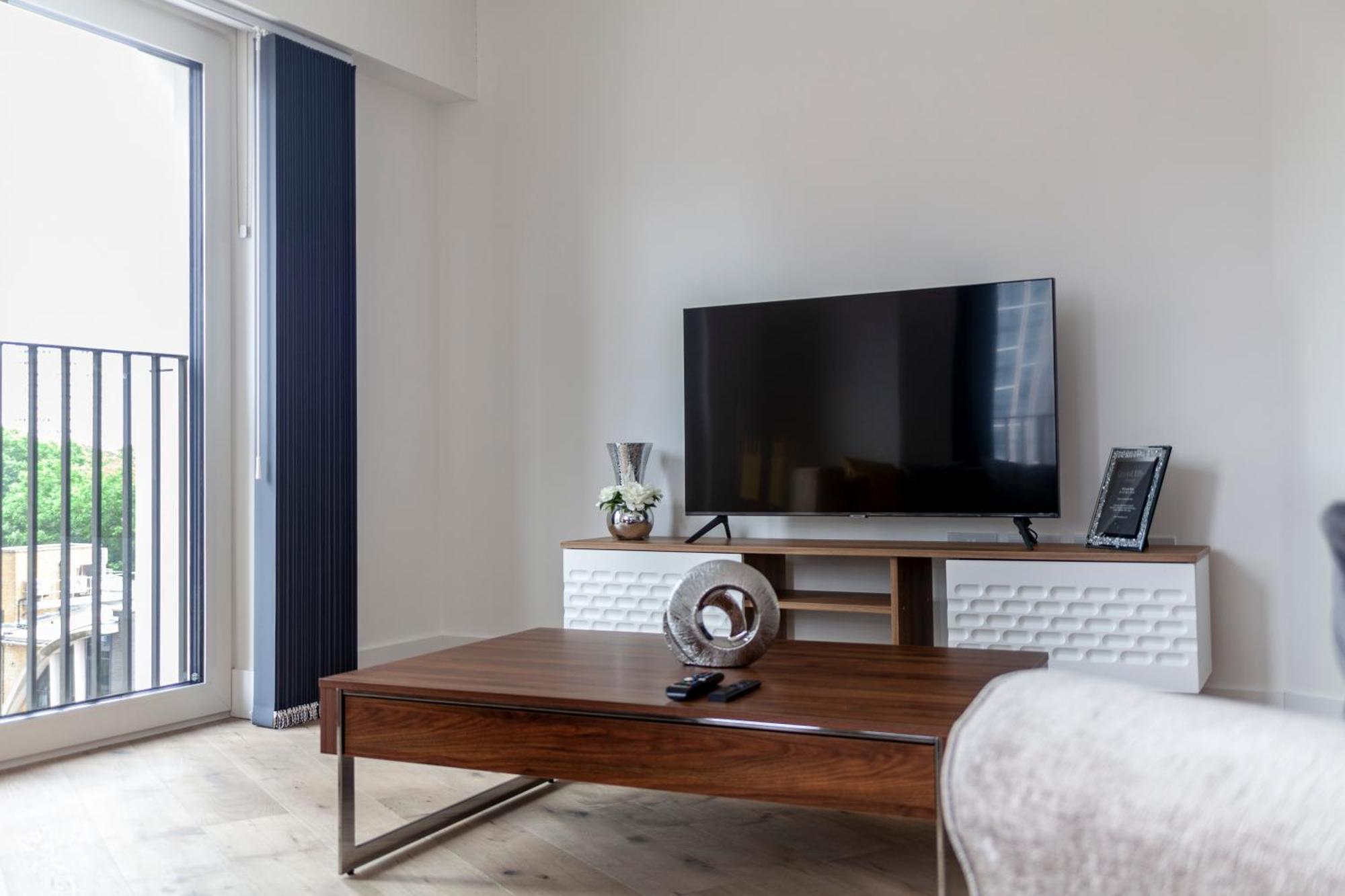 Stylish 2bdr Flat, Comm Garden I Smarthost * London