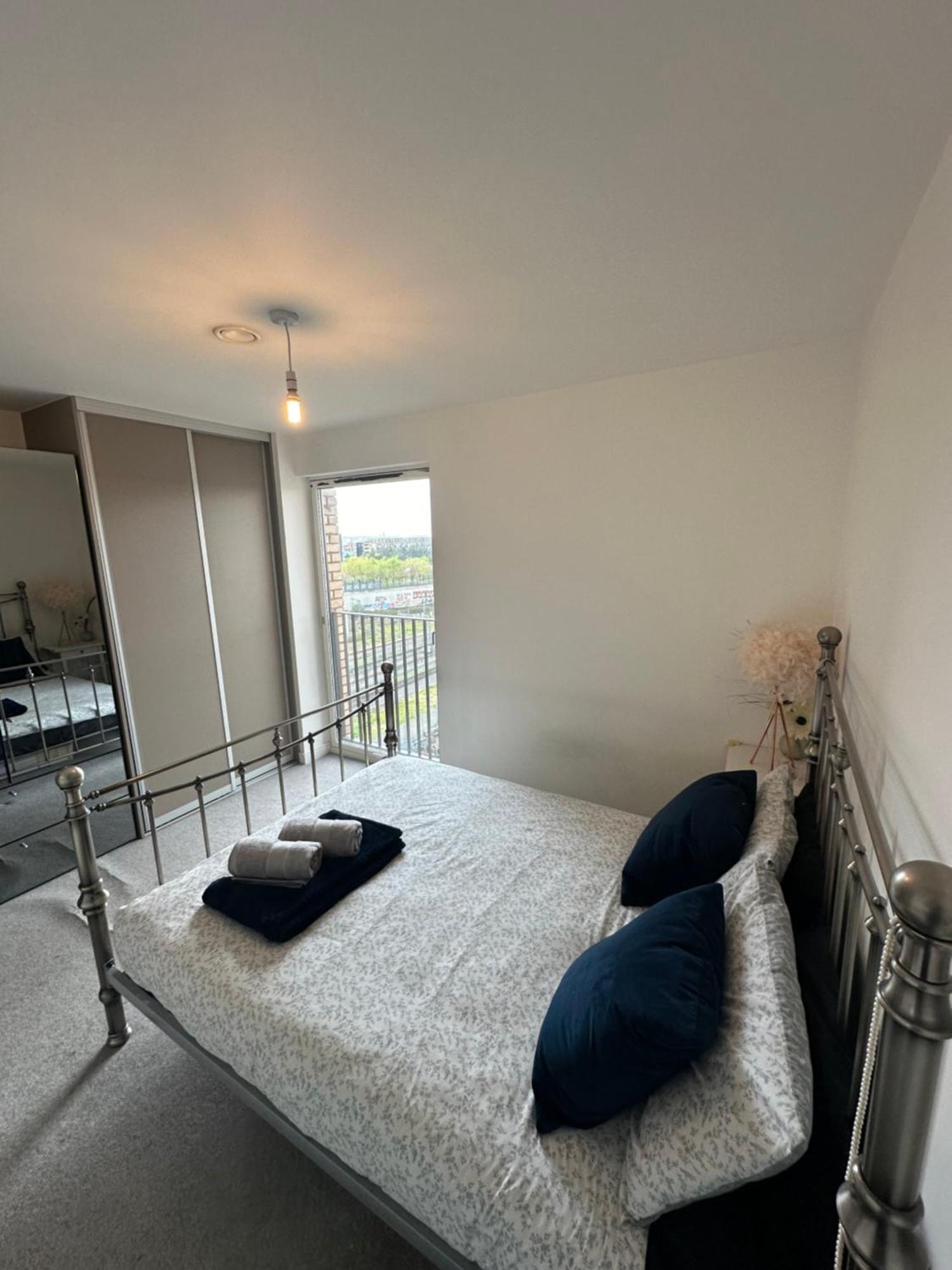 Luxury 3 Bedroom Flat In Stratford, Londres