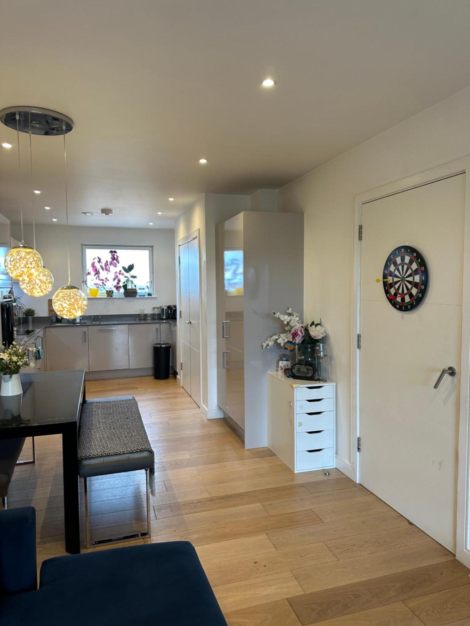 Luxury 3 Bedroom Flat In Stratford, * Londres